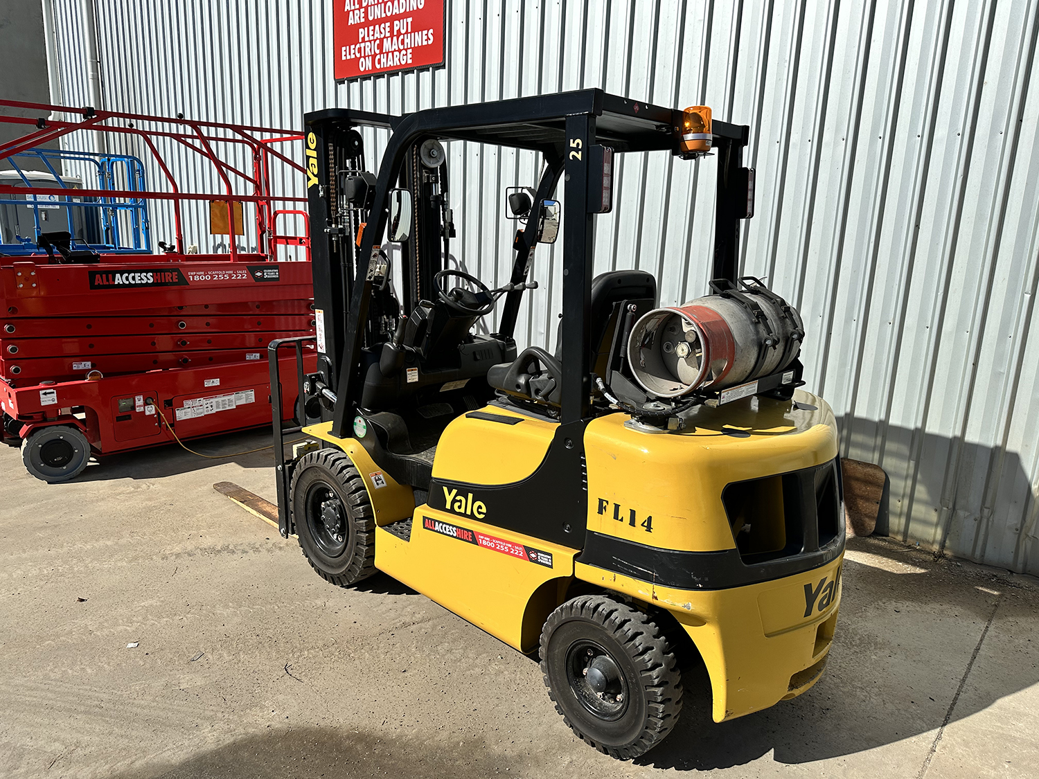 Yale 2.5t Gas Forklift Hire and rent - All Access hire Brisbane - Gold Coast - South east Qld