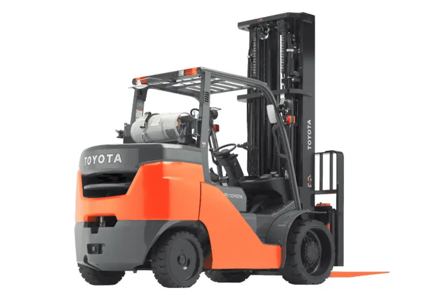 Toyota 2.5T 6M forklift with high mast, designed for lifting heavy loads at height