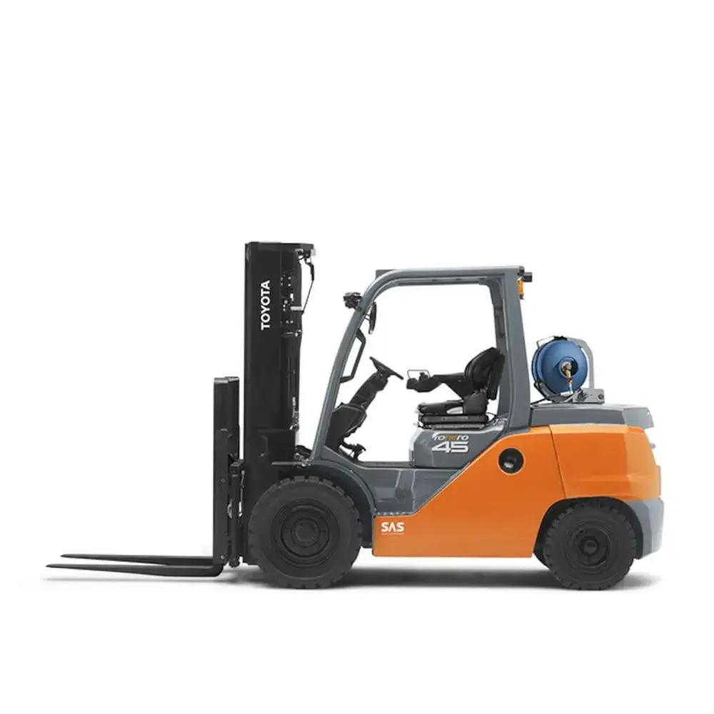 Toyota 4T forklift with compact frame and ergonomic cabin, ideal for industrial heavy lifting in tight spaces